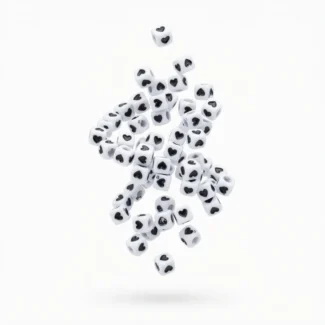 Perles cube blanches et noires à motifs de cœurs