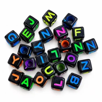 Perles d'alphabet cubiques noires à lettres néon multicolores